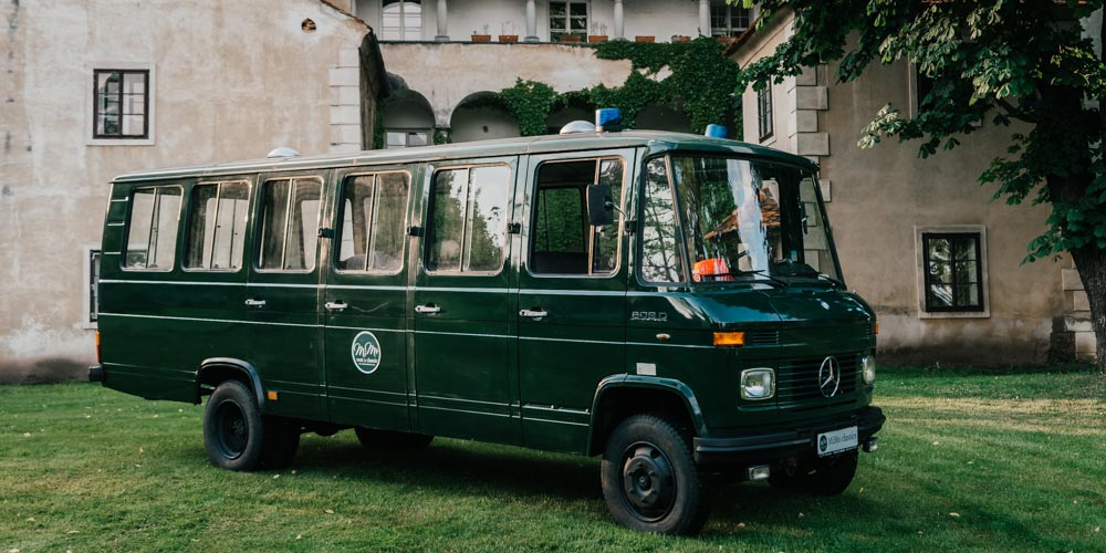 mimo-classics-oldtimervermietung-graz-polizeibus-mercedes-2