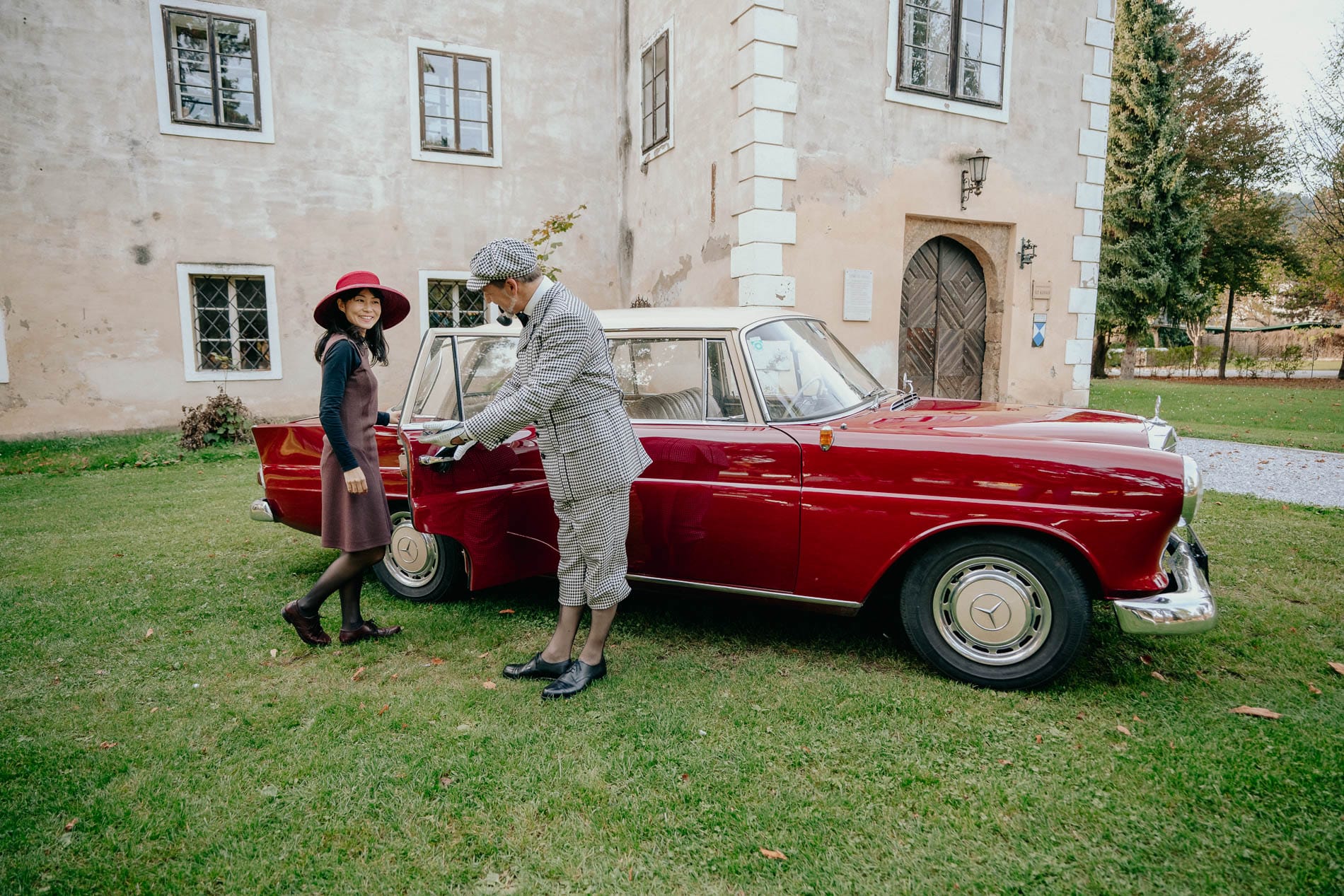 mimo-classics-oldtimervermietung-graz-mercedes-w110-heckflosse-4